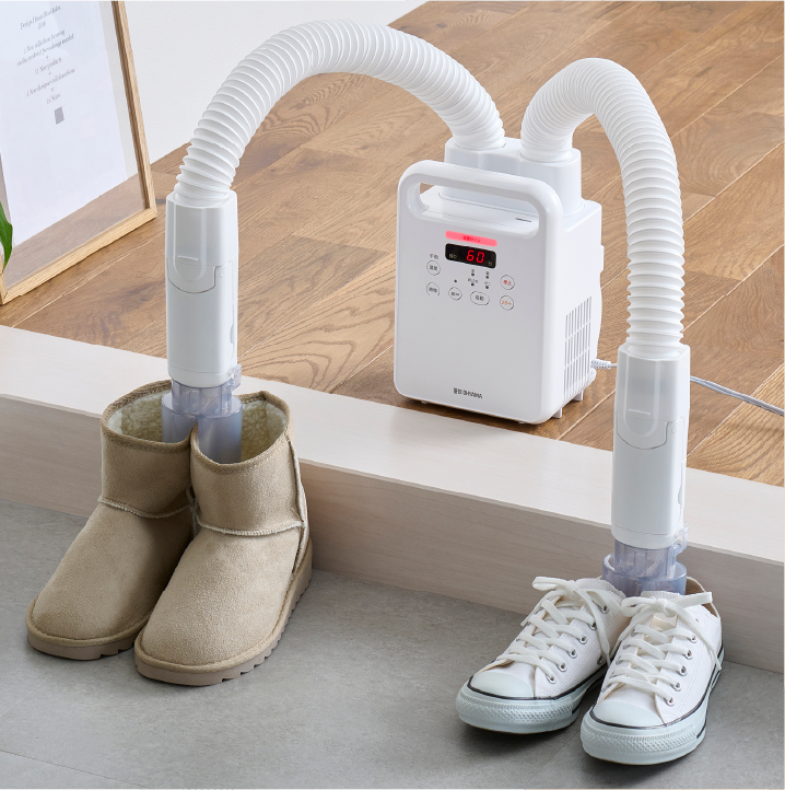 付属アタッチメントで2足の靴を乾燥する使い方