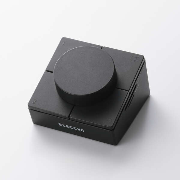 キーとダイヤルを備えたエレコムDST-L080BPBKの本体