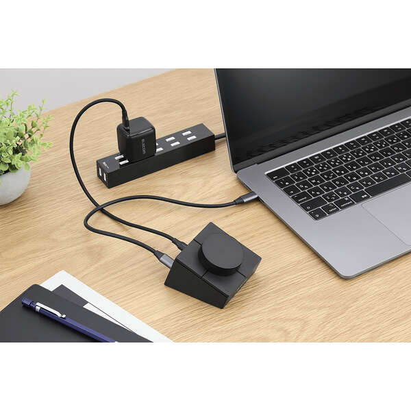 別売充電器とパソコンをDST-L080BPBKへ接続した公式の使用例